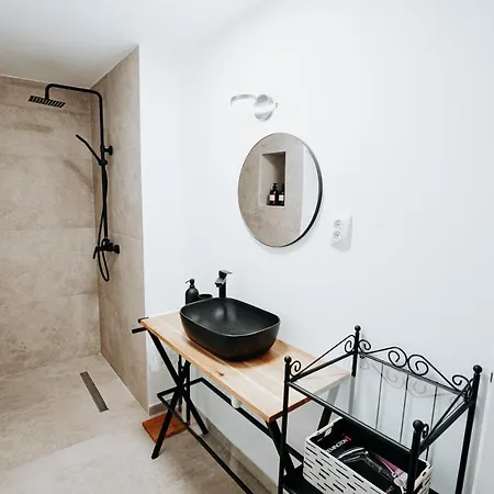 Authentic Old Town Retreat